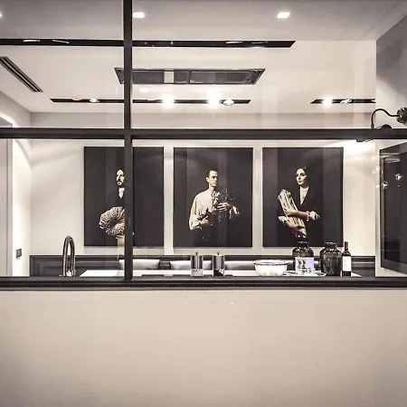Modern Nik Apt Apartment